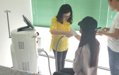 激光脫毛設(shè)備多少錢一臺(tái)？激光脫毛機(jī)器價(jià)格_冰點(diǎn)脫毛儀器價(jià)位